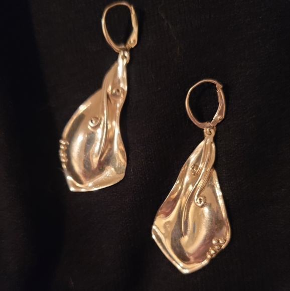 Designer Hagit Gorali Sterling Silver Leverback Earrings - Picture 2 of 4